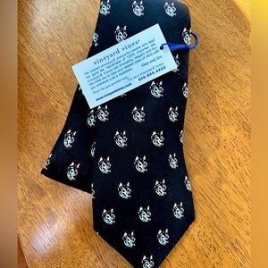 Vineyard Vines Northeastern Husky tie: black